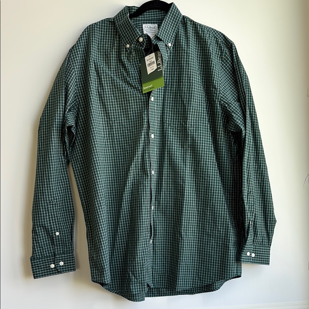 L.L. Bean Men's Green Buttondown Cotton Shirt - Size L in green pine